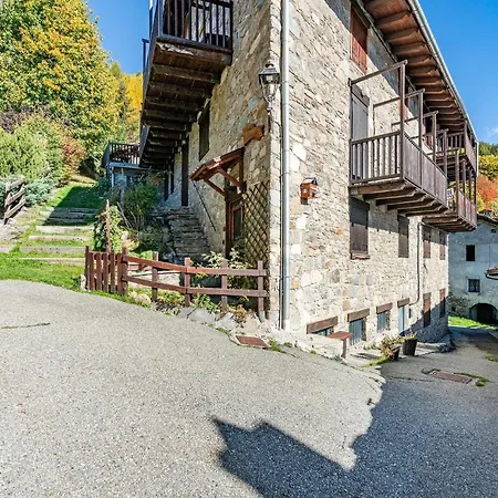 Beautiful Apartment In Cheverel With 1 Bedrooms And Wifi Daire Challancin