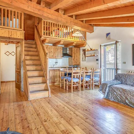 Beautiful Apartment In Cheverel With 1 Bedrooms And Wifi
