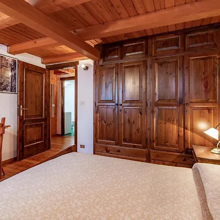 Beautiful Apartment In Cheverel With 1 Bedrooms And Wifi Apartmán