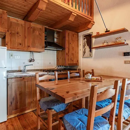 Beautiful Apartment In Cheverel With 1 Bedrooms And Wifi Challancin